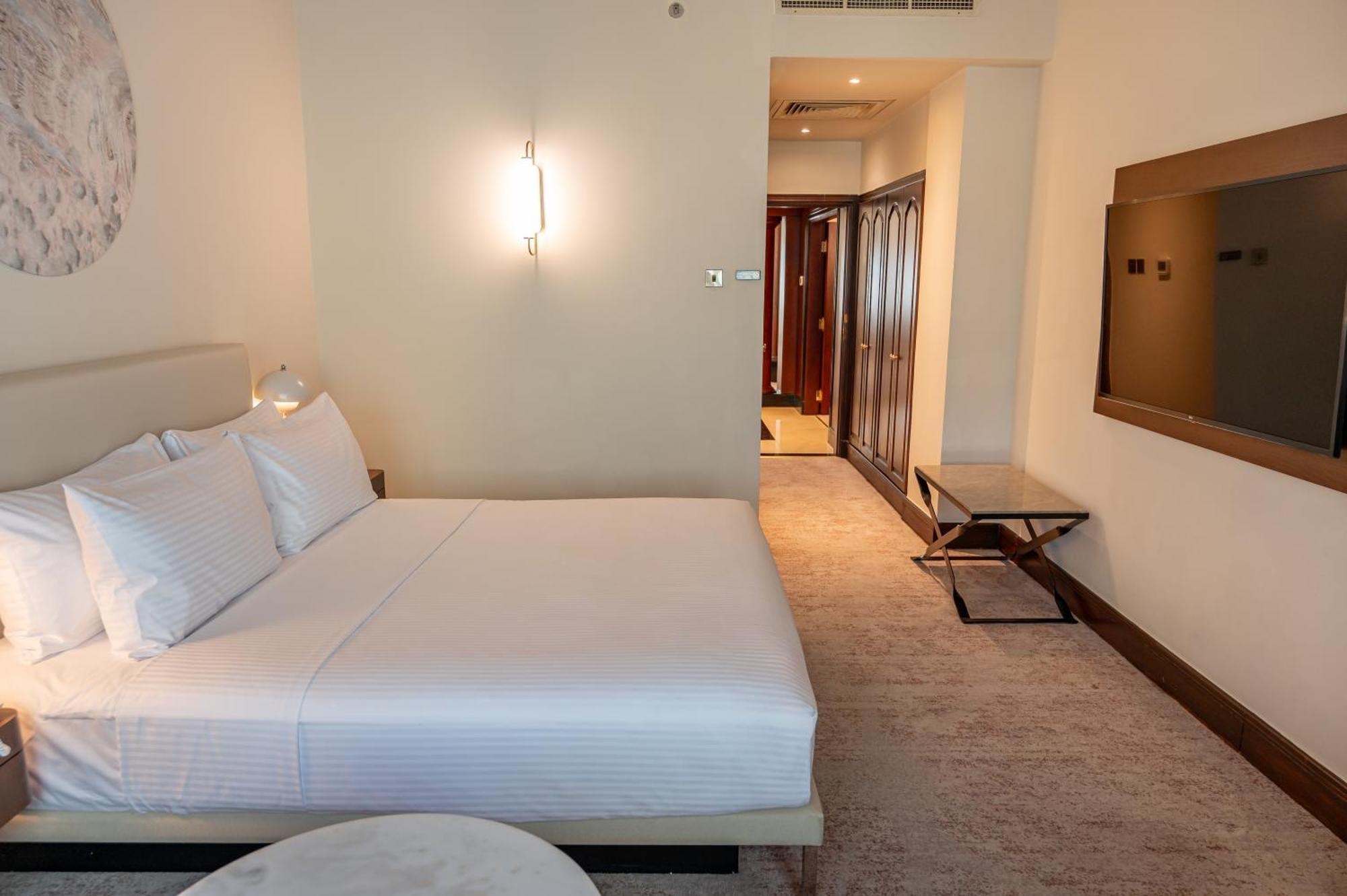 Majestic Cove Hotel - Formerly Le Meridien Fairway 두바이 외부 사진
