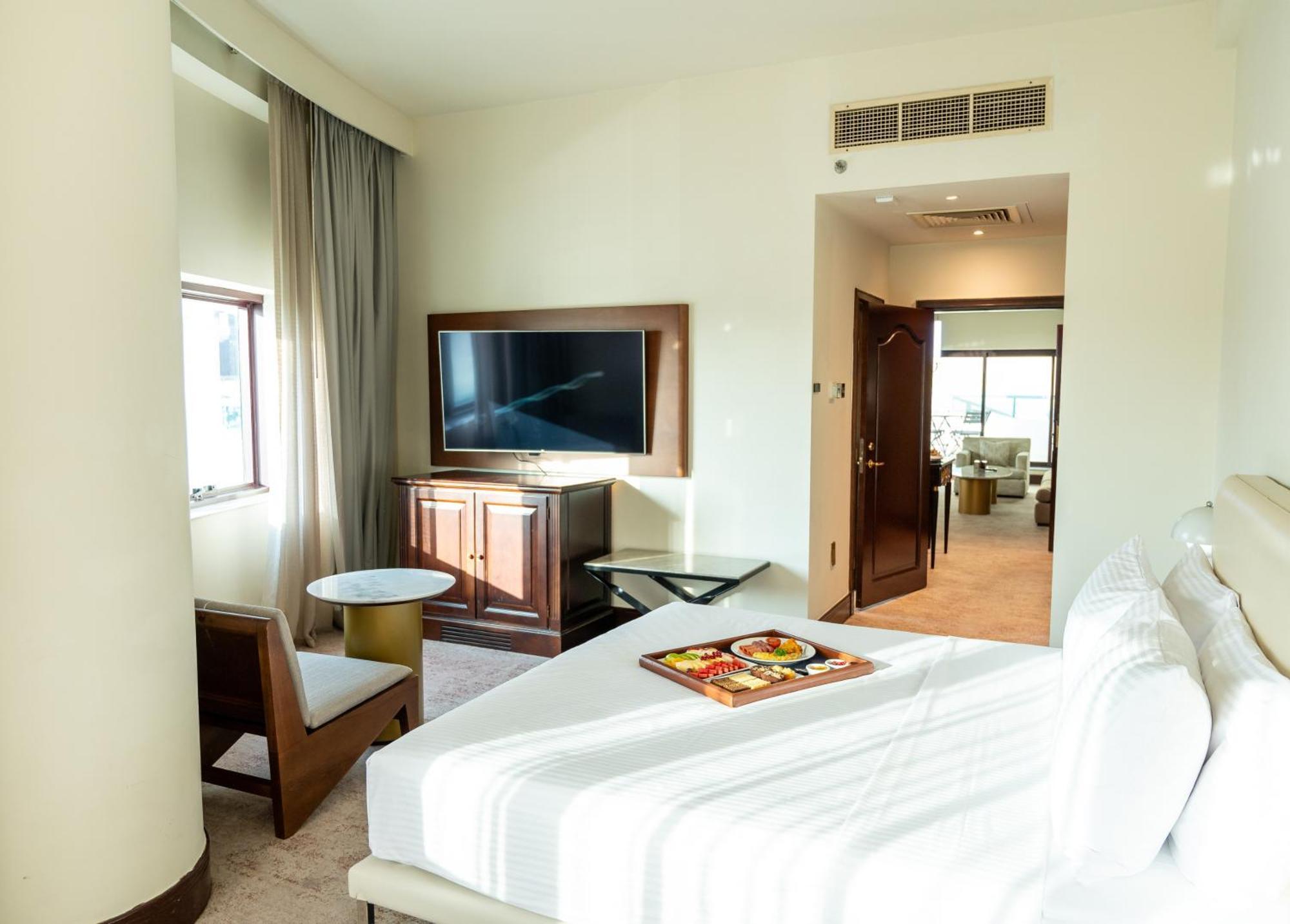 Majestic Cove Hotel - Formerly Le Meridien Fairway 두바이 외부 사진
