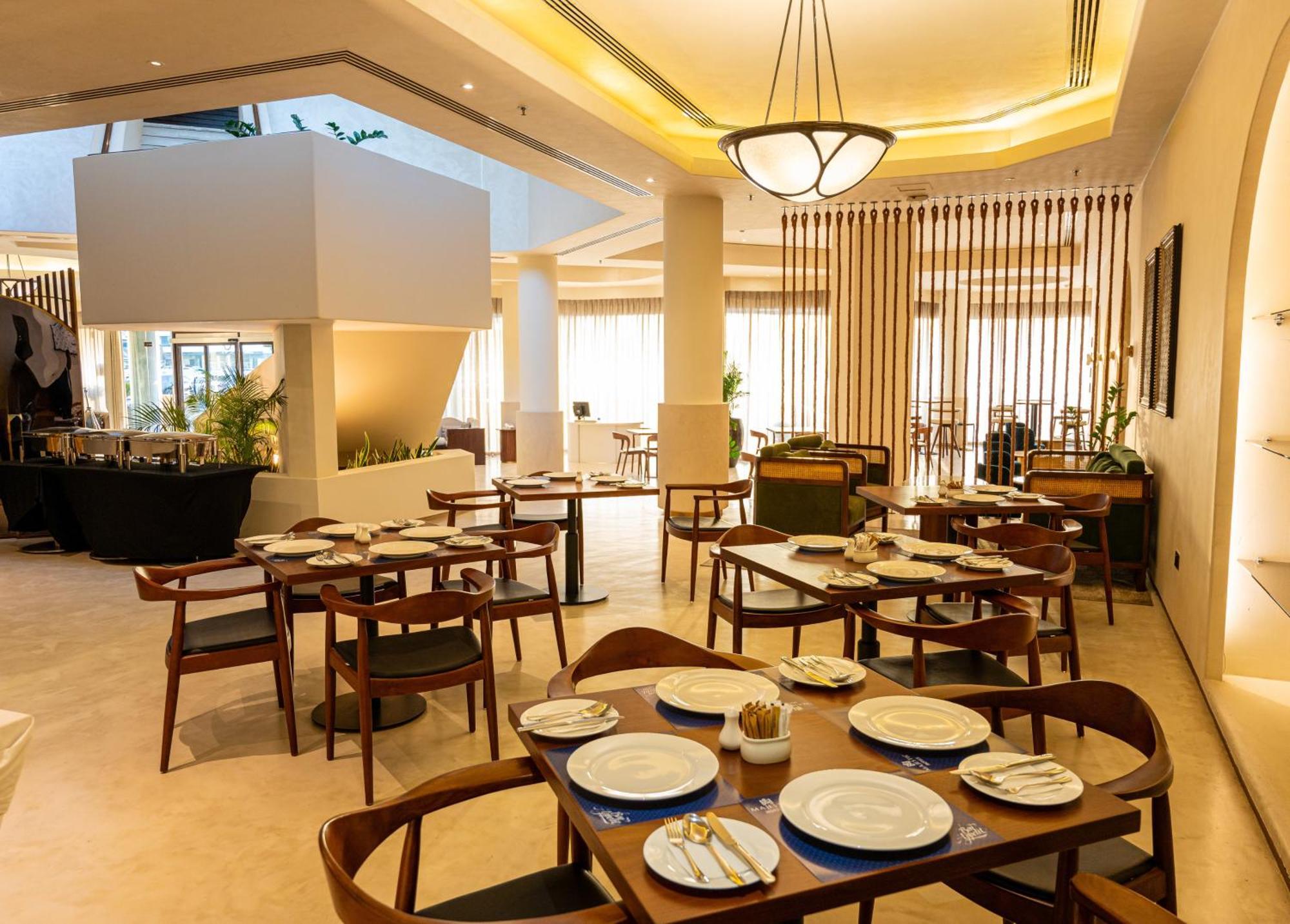 Majestic Cove Hotel - Formerly Le Meridien Fairway 두바이 외부 사진