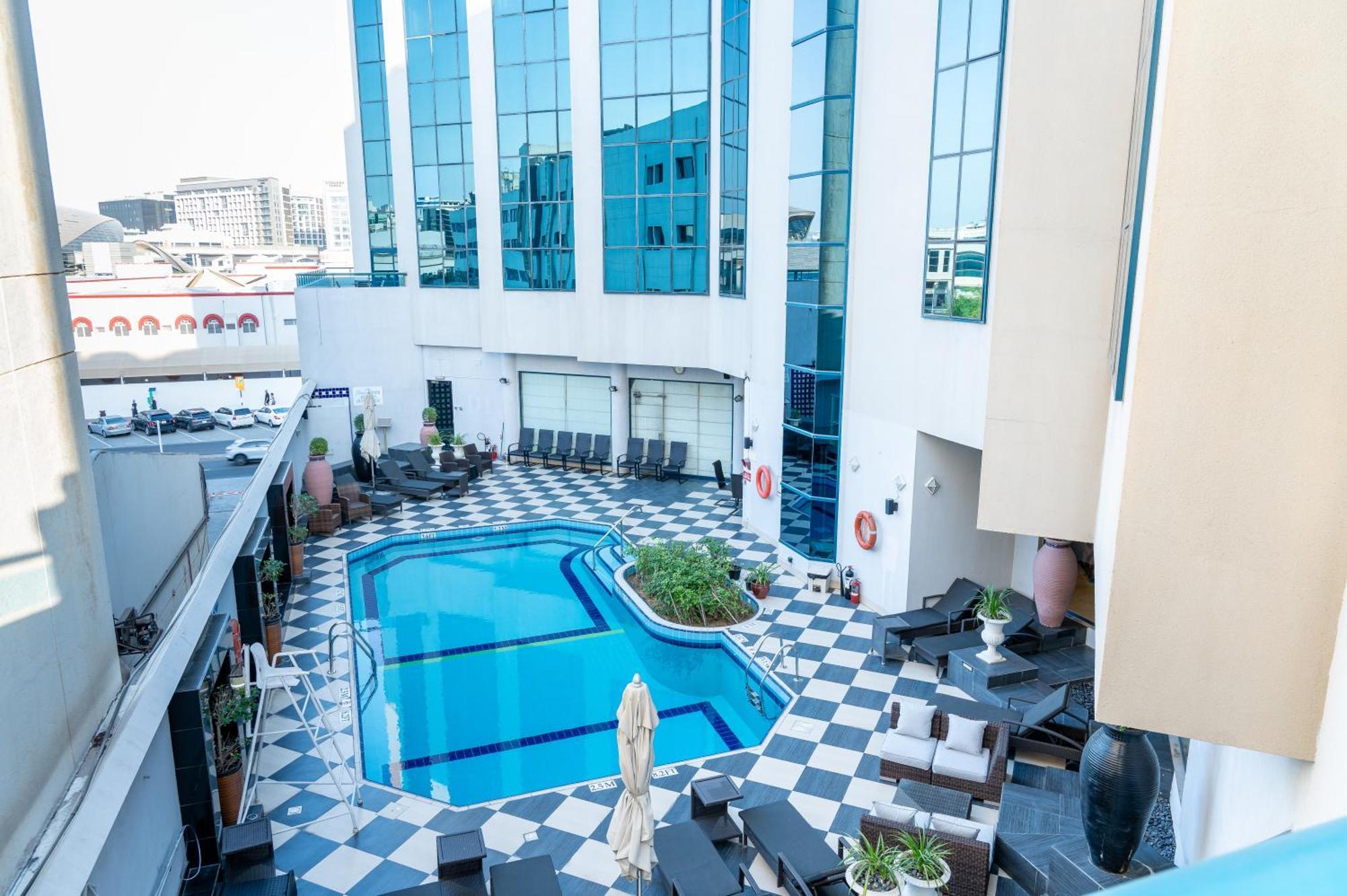 Majestic Cove Hotel - Formerly Le Meridien Fairway 두바이 외부 사진